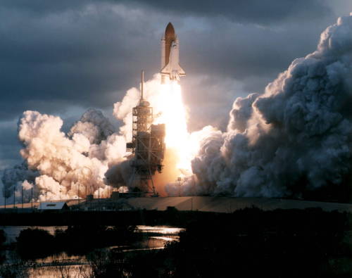 humanoidhistory: 20 YEARS AGO TODAY – The Space Shuttle Atlantis blasts off from Launch Pad 39A at 7