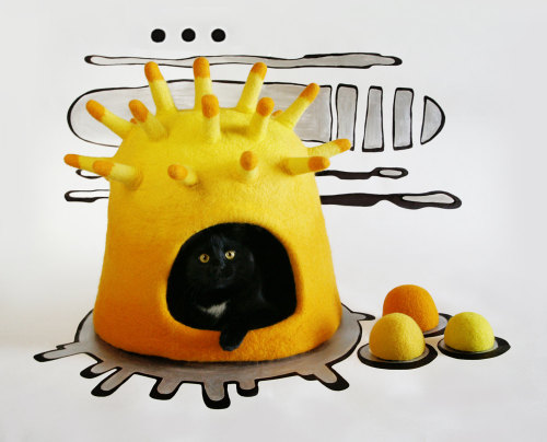 kickair8p: sentimental-apathy: just-l-o-v-e-l-y-darling: sosuperawesome: Felt Cat Caves by FeltField