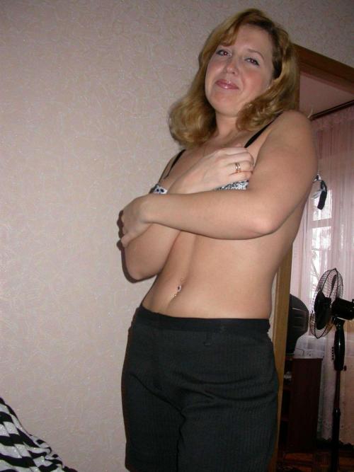 Sex housewife-mature:  http://housewife-mature.tumblr.com/ pictures