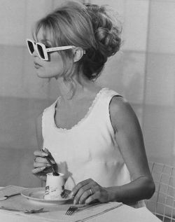 retro-mood:  Brigitte Bardot.