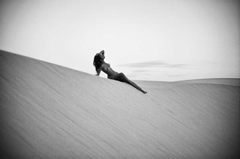 sarissle:  “Don’t the waves pull the sand, don’t the moon pull the tide, baby…”