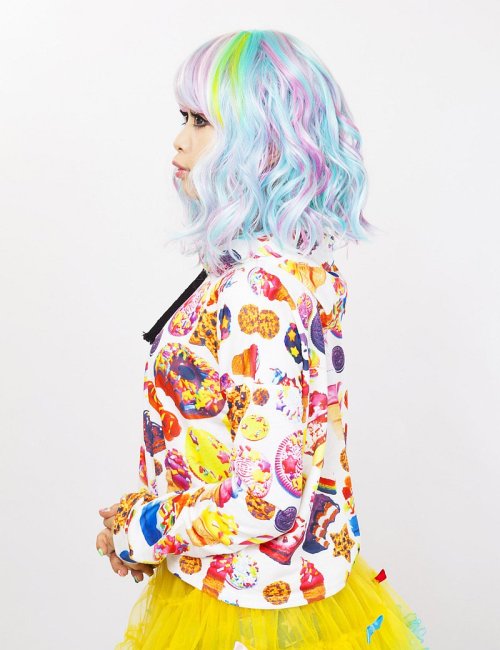 japanesefashioninferno: Pero Pero Candy-chan top by Listen Flavor (produced by Haruka Kurebayashi)