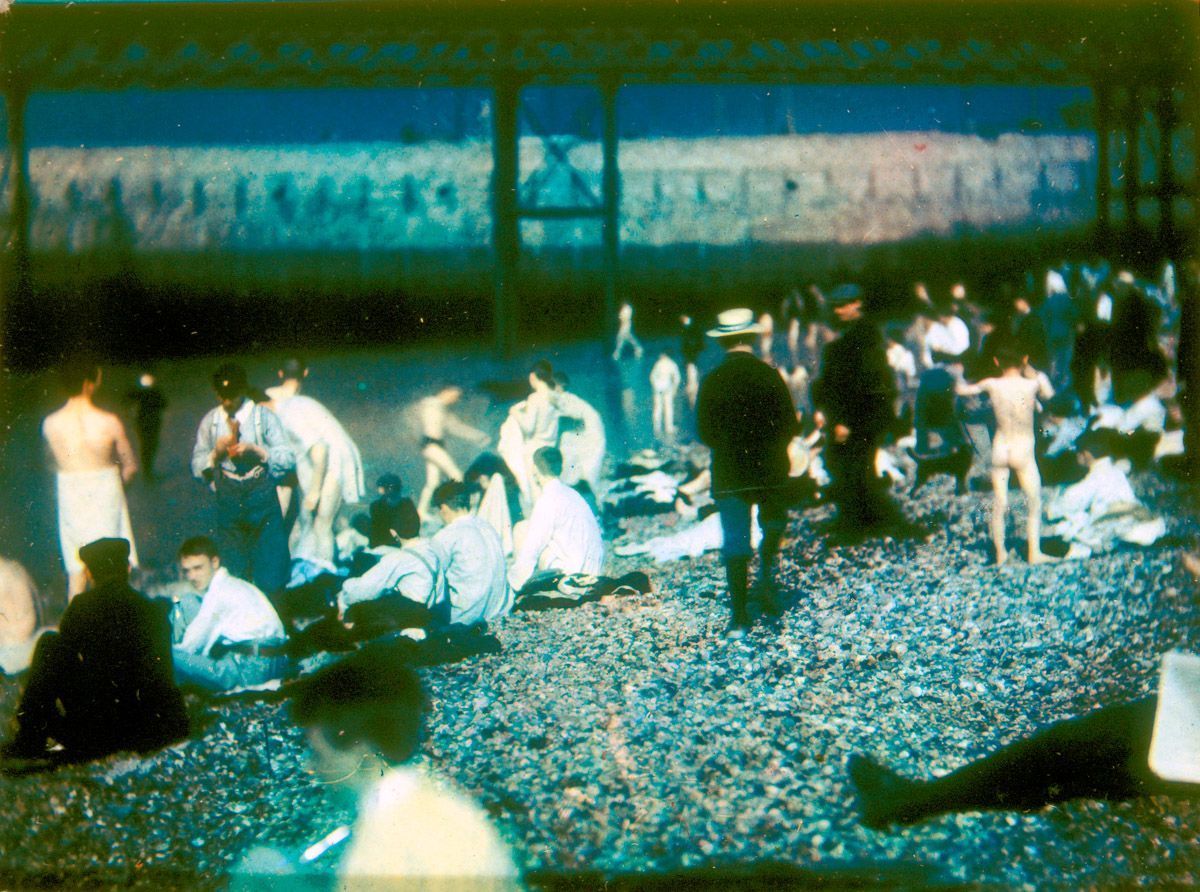 collectorsweekly:  Experimental color photographs taken around Brighton, England,