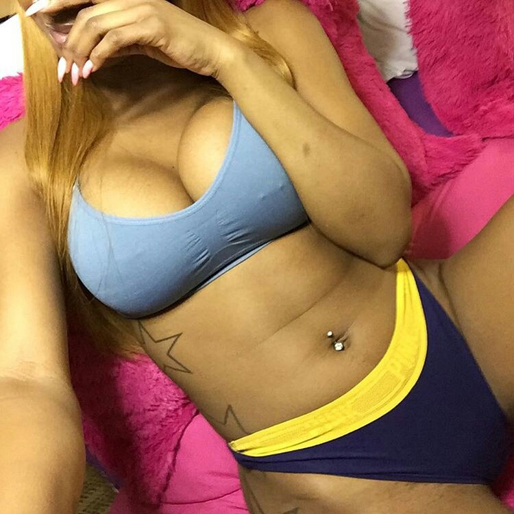 phatbootyworld:  @vickythatruth 