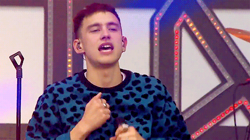 kittenolly:  And you’ll be my sacrifice(I’m holy I want you to know it) ♪ 