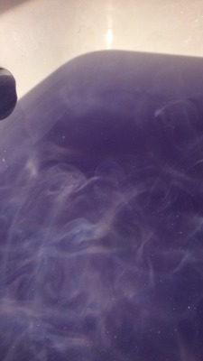 dancakes:  I feel like I’m bathing in a galaxy (Lush “Shoot for the Stars” bath bomb)   teacupcakesandlipstick we must get this.  Okay cool.