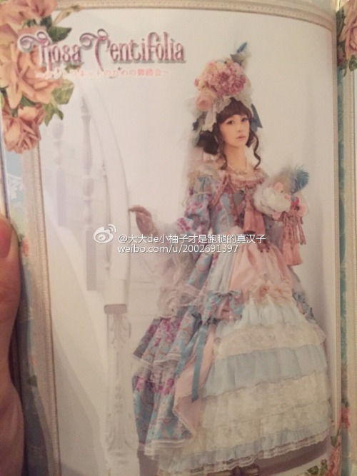 frederica1995:  BTSSB catalogue Credit: http://weibo.com/u/2002691397 Rosa Centifolia 400,000 yenChère princesse, vivez un brillant avenir 340,000 yenLa poupée mariée rêveuse 350,000 yenFleurette Menuet 180,000 yenFlower Secret shoes 14,800 yen 