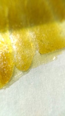 errl-y-girl:  Macro rosin edge😋✨