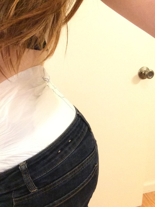 babyarielly: My diaper’s so thick I couldn’t even button my jeans! Hahaha