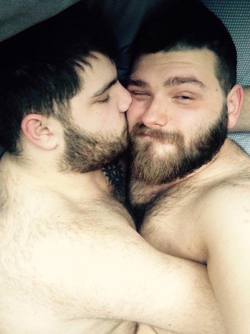 stylish-bitch:  Aaron and Nick have a day off? At the same time? Let’s do absolutely nothing.