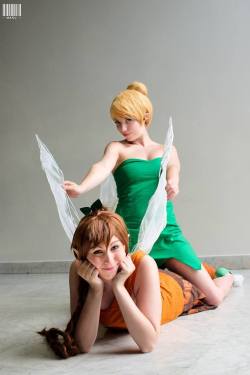 hotcosplaychicks:  Fawn and Tinkerbell by Mitsuko-Vicious Check out http://hotcosplaychicks.tumblr.com for more awesome cosplay