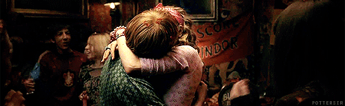 ssjdebusk:  The difference between platonic and romantic relationships Bonus:  (gifs not mine) 