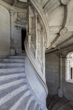 un-monde-de-papier:  Détail de l’escalier