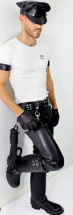 cockringacier: Belles bottes