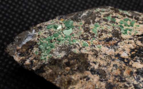 Torbernite on QuartzLocality: Assunção Mine, Aldeia Nova, Sátão, Vi