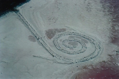 raveneuse:Robert Smithson, Spiral Jetty, 1970.