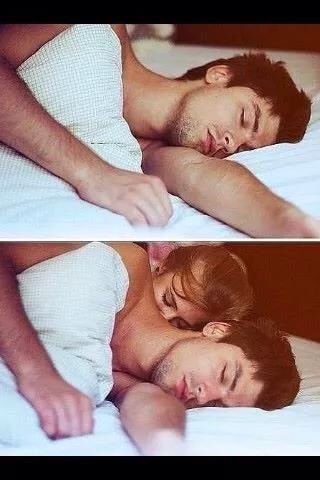 demuchosolounpoco:  Solo quiero estar contigo… 