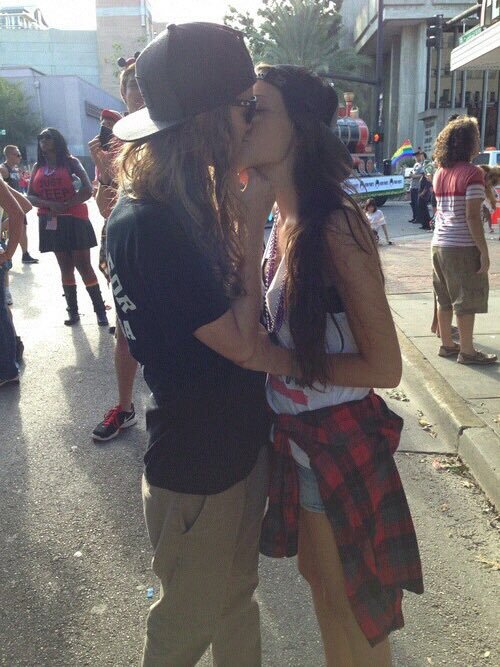 XXX Lesbian On A Skateboard photo