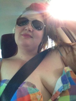 scarletslutmolly:  Sunlight & aviators