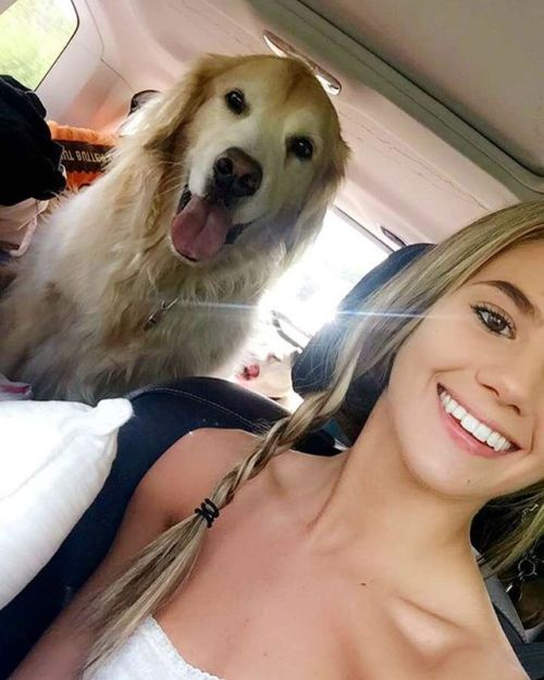kayseeray:  When you’re in the car for 20 hours you might as well take a selfie 🐶😀