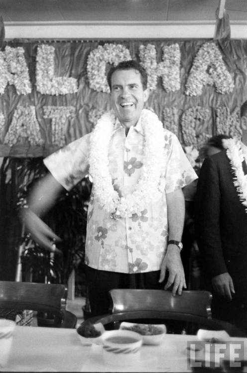 Vice President Richard Nixon in Hawaii(Hank Walker. 1960)