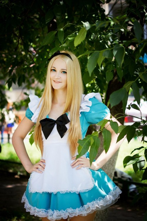 sissydonna: groteleur:  15 interesting facts about Alice in Wonderland &gt;  Where Boys Will Be 