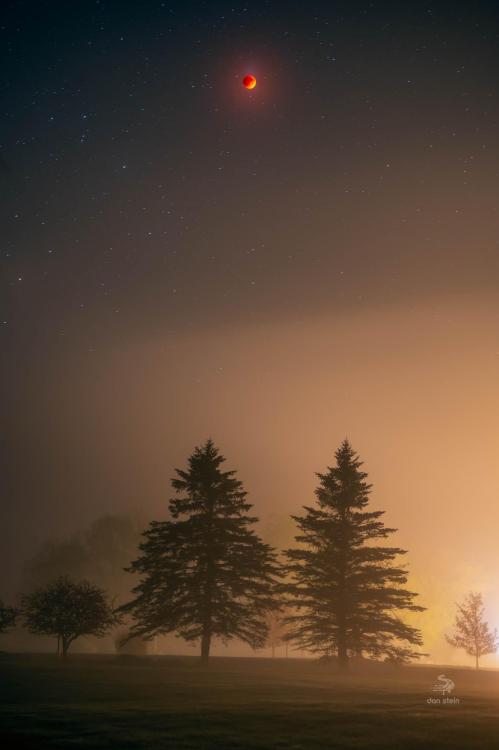 amazinglybeautifulphotography: Got lucky last night and was able to capture this hazy landscape of t