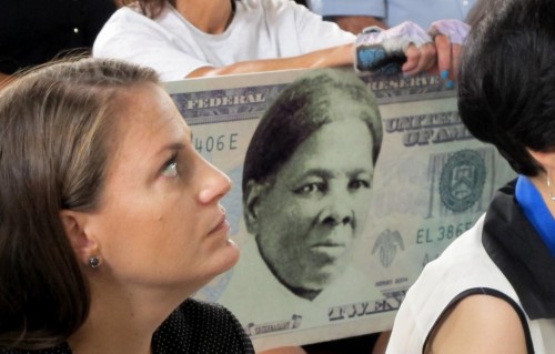 think-progress:think-progress:Harriet Tubman To Replace Slave-Owning President On The $20 BillTreasu