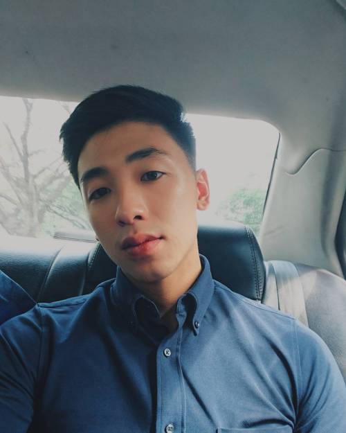 shavedarmpitsareyummy: hotsingaporeboys: Justin Chua I’d be surprised if he shaves his pits and pub