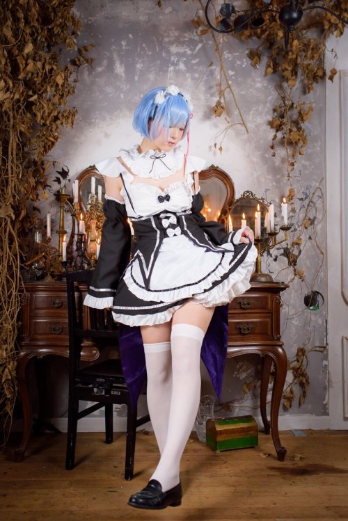 hkdmz:  (via モニ子さんのツイート: “『Re:ゼロから始める異世界生活』 cos: レム photo:@curry_sama #リゼロ #rezero https://t.co/pL8Ij5qZ4p”) 