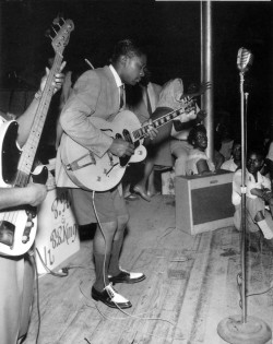 thehappysorceress:  blackhistoryalbum:  BLUESMANBB King, Ernest Withers, photographer, 1950s Follow Us On Twitter | Facebook | Flickr | Pinterest  I am so happy that I got to see him play.