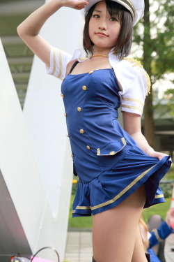 kaokaopink:  C84美人なコスプレイヤーかざりの谷間ブラチラ黒パンチラコスプレ - みんくちゃんねる