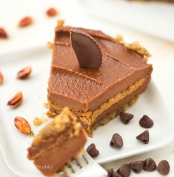 vegan-yums:  vegan peanut butter cup pie