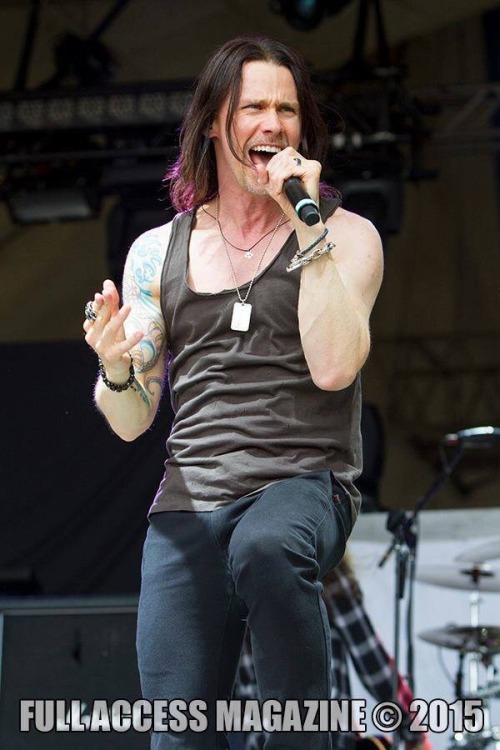 Some other amazing shots of Myles back at Welcome to Rockville fest a few days ago. Photos by Full a