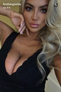 freddy-eisen-089:  Lindsey Pelas 