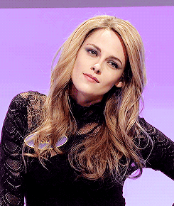 melindasordinos:Kristen Stewart as Gisele Bündchen - Saturday Night Live 