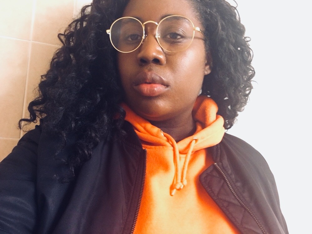 Lets just start an endless line of black selfies. Reblog with a selfie. 