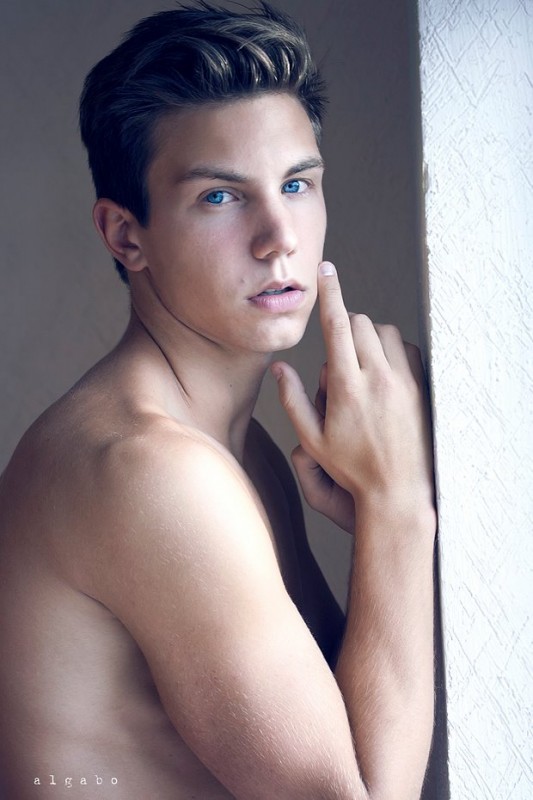 kamikanani:Federico Sarandon by Algabo