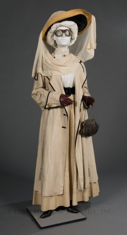 dandy–darling:lookingbackatfashionhistory:• Motoring duster. Date: 1910-15Medium: Silk@jesuislewalru