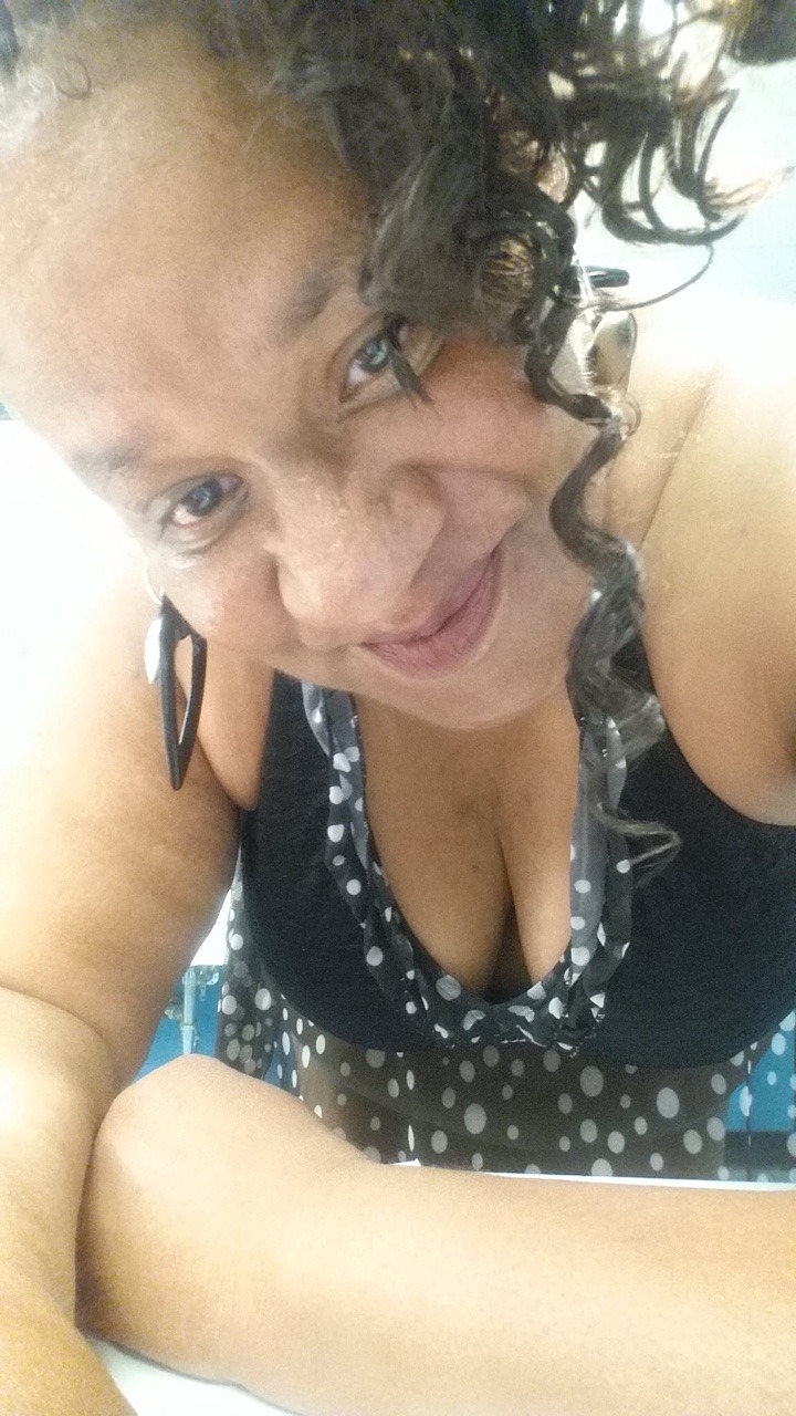 ssbbwluva:  Sexy mature plump rump ebony granny 😘😍😘😍😘😍😍😘😍😘😘