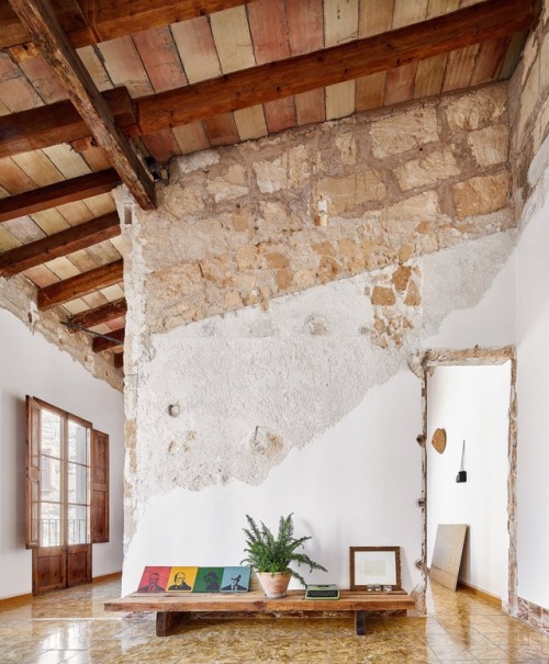 jeroenapers:Een woning verbouwen met minimale moeite en kosten. De Spaanse architect Carles Oliver b