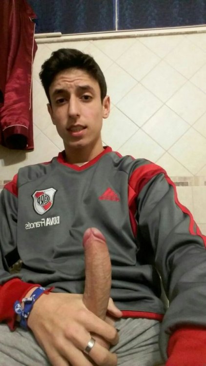 homonudity:Love to suck him off