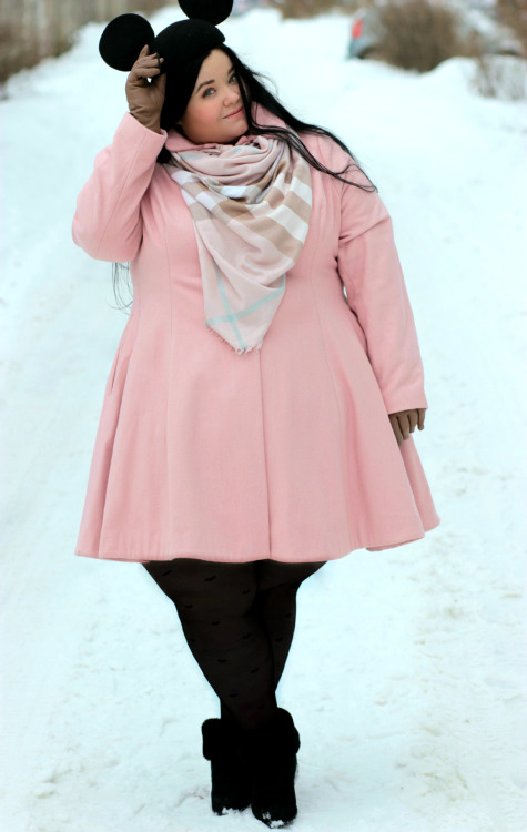 prettyplussize:  Follow me on Instagram @madamxxl More information and links in my blog http://www.queen-plus.com/