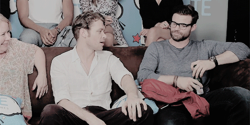 rafaelsolanoes:Never too old to fight with your brother in public. 