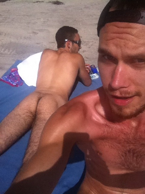 blakelupoxxx:  Went to the nude beach today had heaps of fun getting my tan on and checking out the occasional hottie