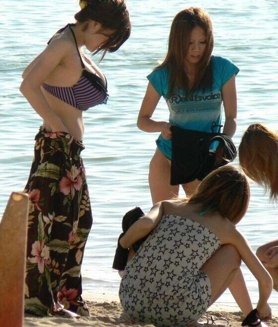 funbaggery:  Japan monster Candids.
