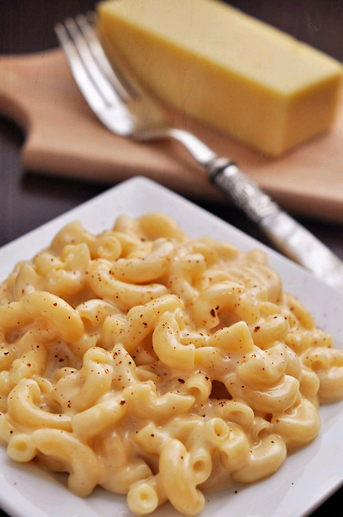 wheregoodthingsgo:  Mac & Cheese Porn 