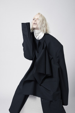 skt4ng:  “Proportion&quot; | Valeria Dmitrienko photographed by Damien Kim, styled by DaVian Lain for TheOnes2Watch 