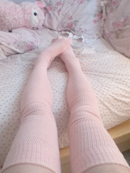 baby-aquarius:  Stuffie, thigh-highs, and pink- no problems!