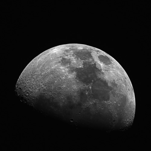 galaxyshmalaxy:The moon in Ha (by Daniele Malleo)